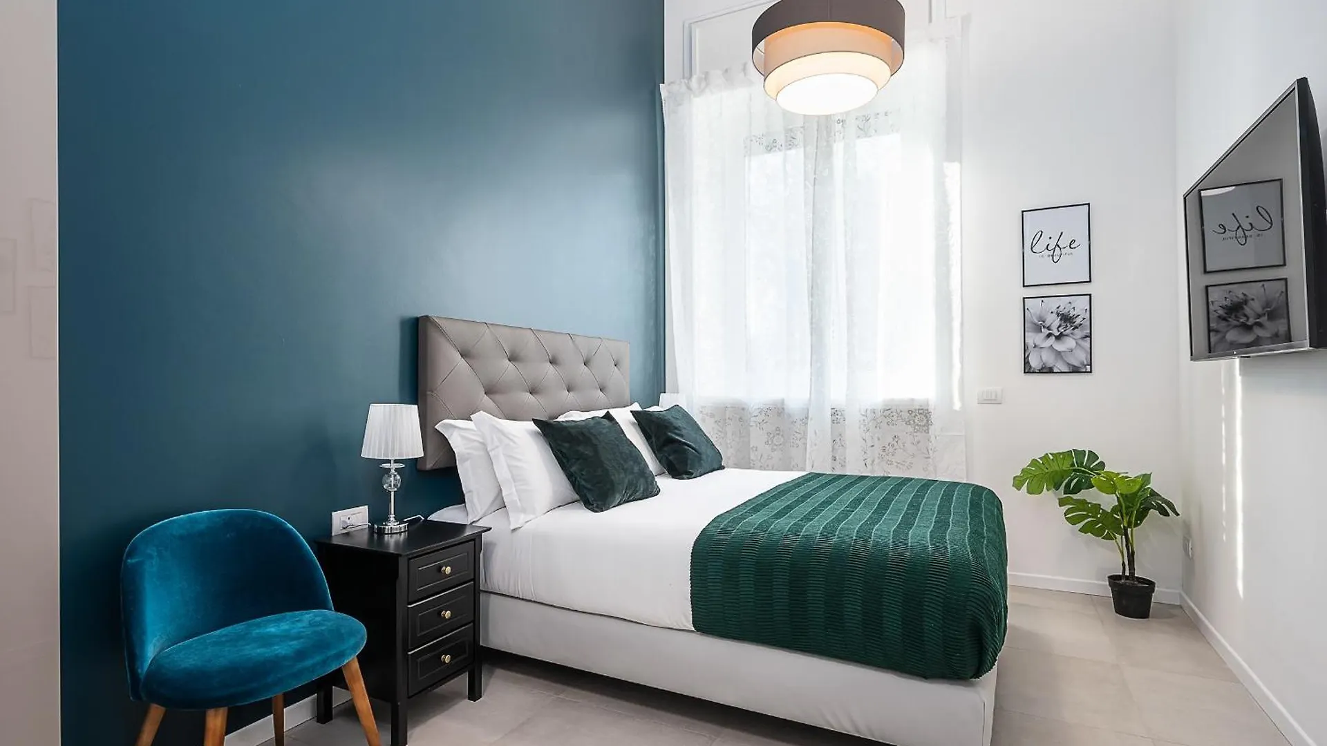 Classbnb - Bright Apartment Near The City Center의 연락처